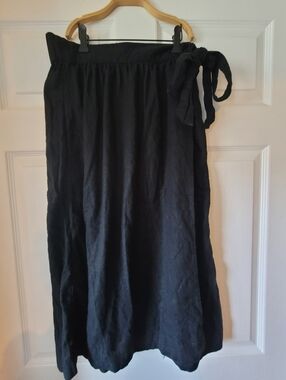 A NEW DAY Women’s Black Tie-Waist Midi Skirt
